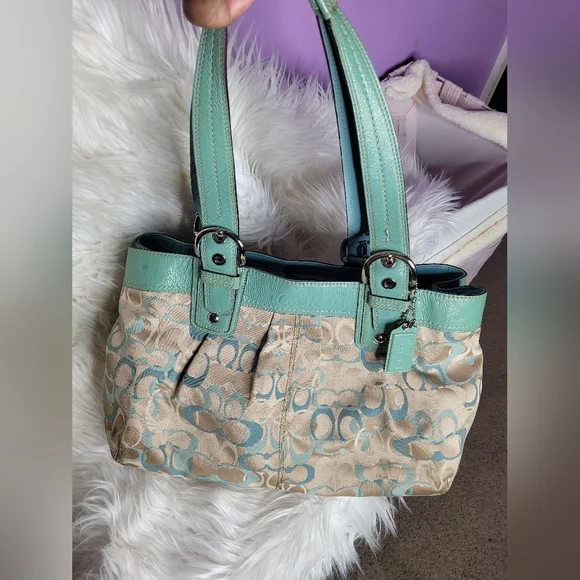 Coach purse - Picture 4 of 16